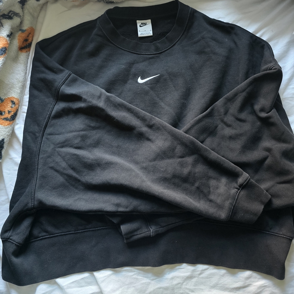 Nike Womens Cropped Black Sweatshirt Sz. M Oversized
